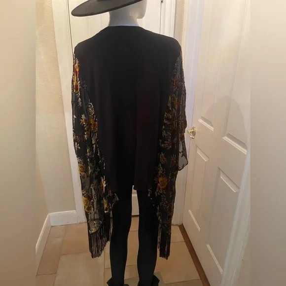 Custom one-of-a-kind Lainey Wilson Poncho Top - Picture 3 of 4